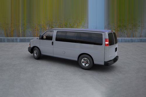 Rear Cross View of جي إم سي سافانا