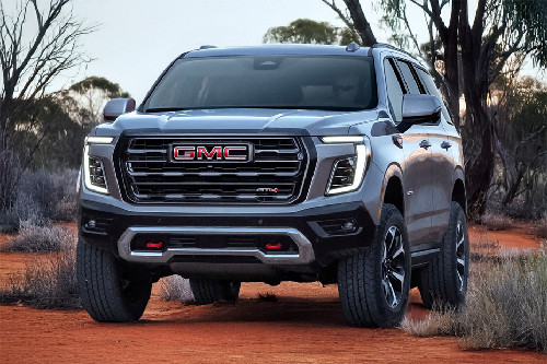 Full Front View of يوكون  Full Front View of يوكون