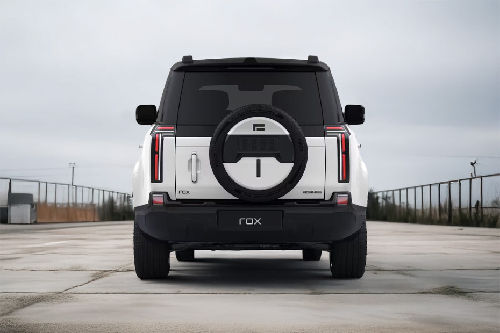 Full Rear View of روكس أداماس