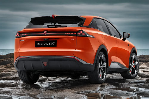 إس 07 Rear angle view