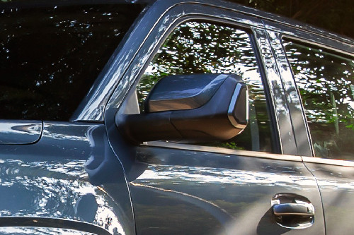 ج إم سي جراند أفينيو Drivers Side Mirror Front Angle