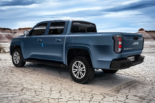 Rear Cross Side View of ج إم سي جراند أفينيو