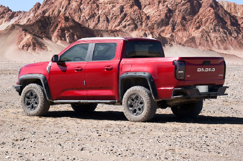 Rear Cross Side View of ج إم سي جراند أفينيو برو