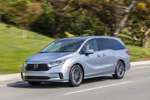 Honda Odyssey Front Cross Side View