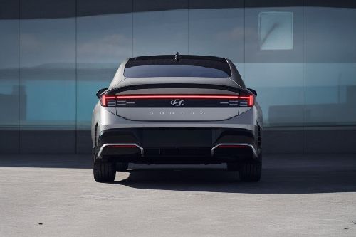 Full Rear View of هيونداي سوناتا