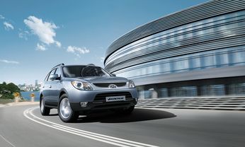 Hyundai Veracruz Front Medium View