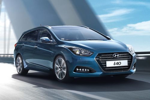 هيونداي i40 Front Cross Side View