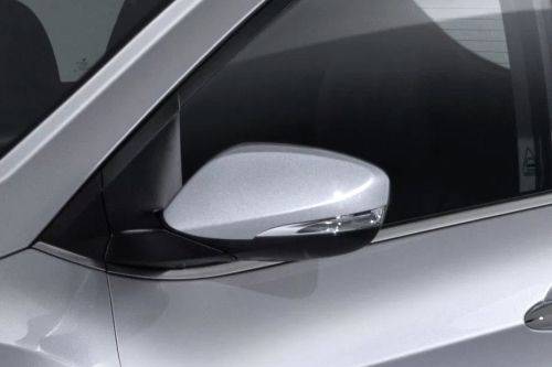 هيونداي i30 Drivers Side Mirror Front Angle