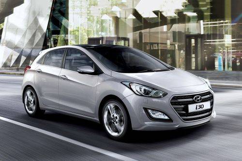 هيونداي i30 Front Cross Side View