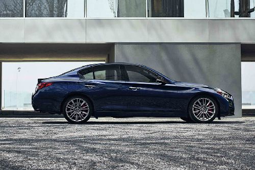 انفنتي Q50 Side Medium View