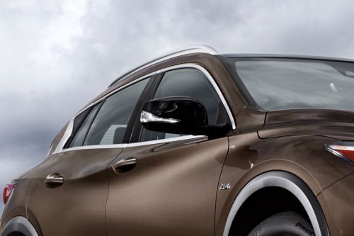 انفنتي QX30 Drivers Side Mirror Front Angle