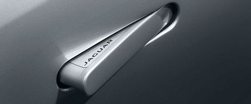 F-Type R AWD Convertible Door handle