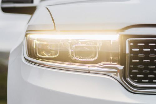 جراند واجونير Headlight
