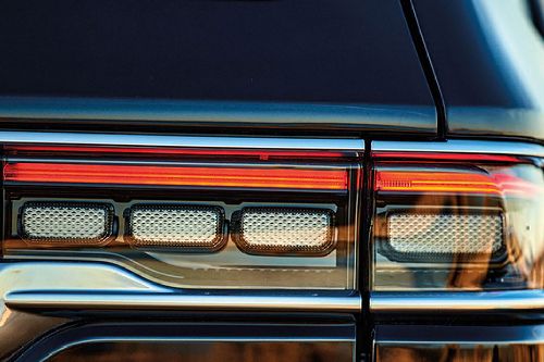 جراند واجونير Tail light
