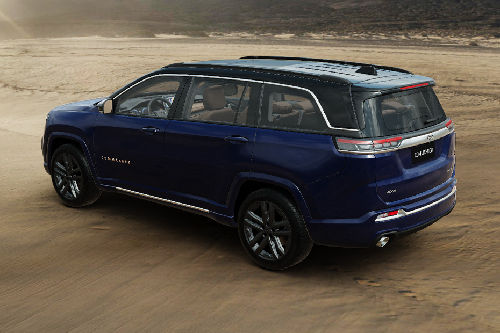Rear Cross View of Jeep Commander