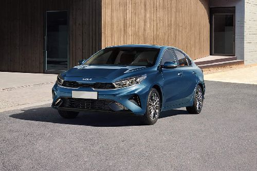 كيا سيراتو Front Cross Side View