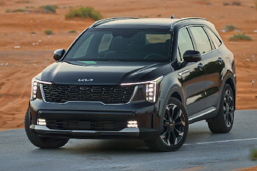 KIA Sorento Front Side View