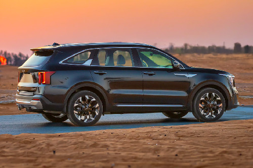 Sorento Rear Medium Side View