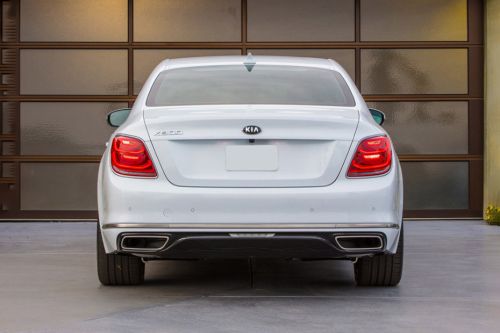 Full Rear View of KIA Quoris 2019