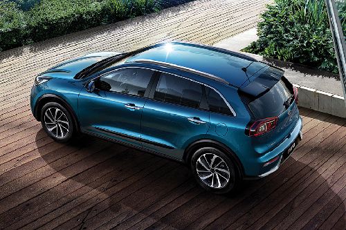 Rear Medium View of KIA Niro Plus 