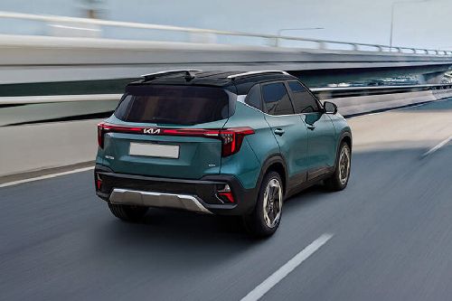 Rear Cross Side View of KIA Seltos