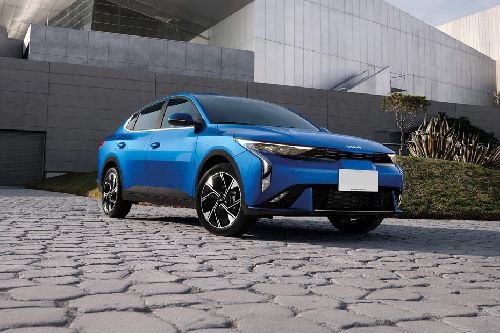 كيا  K3 Front angle low view