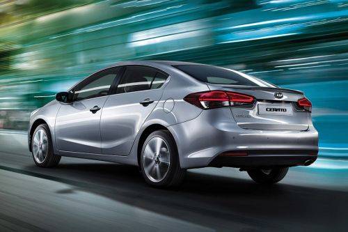 Rear Cross Side View of كيا Cerato (2012-2021)