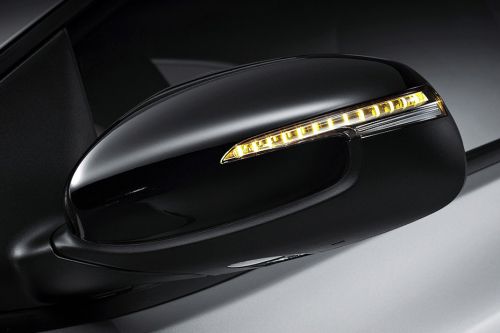 كيا Cerato koup Drivers Side Mirror Front Angle