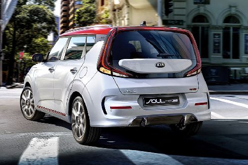 Rear Cross Side View of كيا Soul