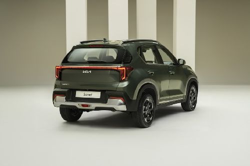 Rear Cross Side View of كيا سونيت