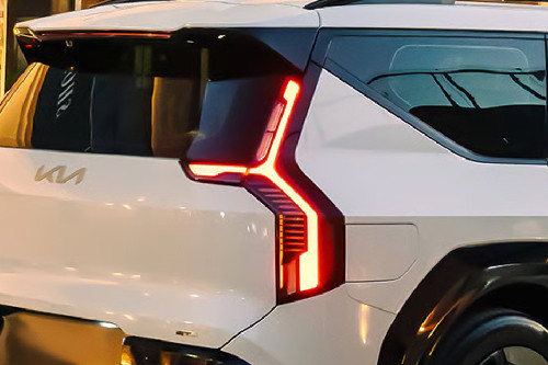 EV9 Tail light