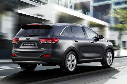 Sorento (2012-2021) Rear angle view