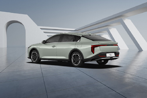 Rear Cross Side View of كيا K4