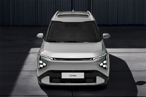 Full Front View of Carens