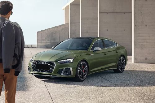أودي  إس 5 سبورتباك Front angle low view