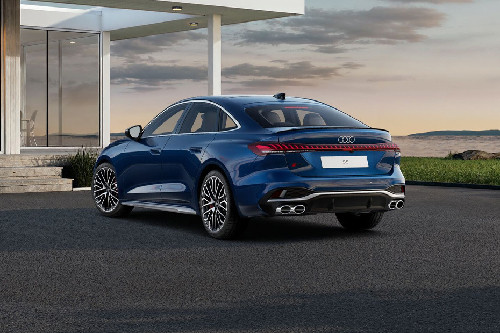 Rear Cross Side View of أودي S5