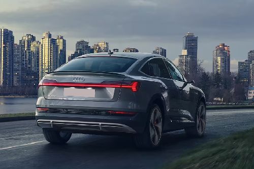 إي-ترون سبورتباك Rear Low Angle View