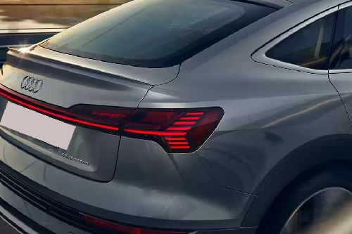 إي-ترون سبورتباك Tail light