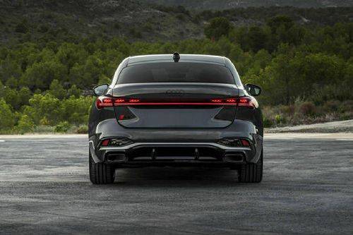 Full Rear View of أودي أيه 5 سيدان