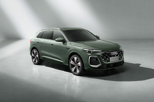 أودي Q5 إل Front Medium View