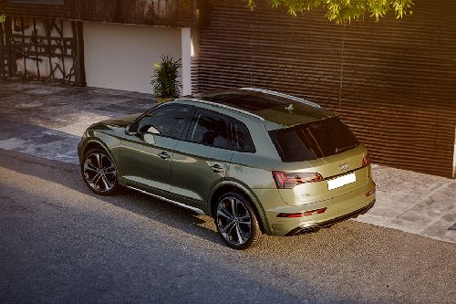 Rear Medium View of Audi Q5 (2023-2024)