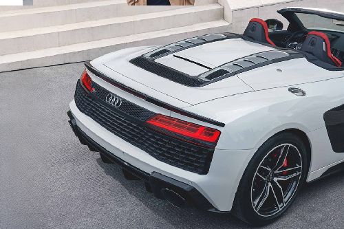 R8 Spyder Rear angle view