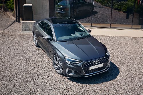 أودي A3 (2022-2024) Front Cross Side View
