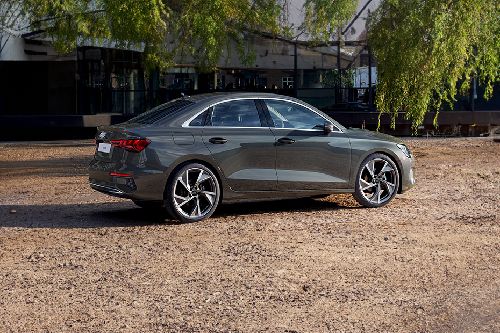 أودي A3 (2022-2024) Full Side View