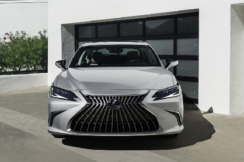Full Front View of ES