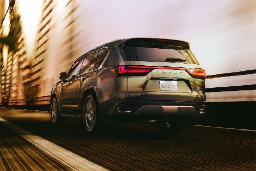 Rear Cross Side View of Lexus LX 700H