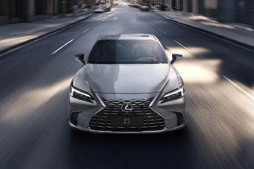 Full Front View of إي إس 2026