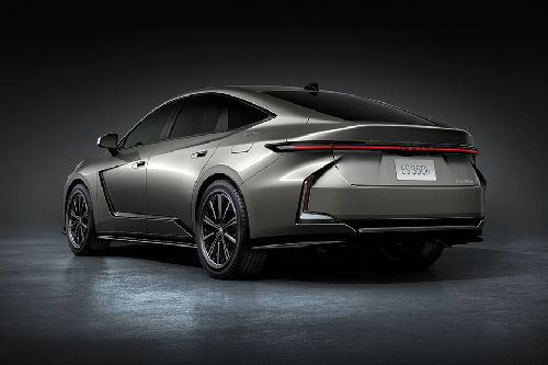 Rear Cross Side View of Lexus ES