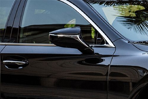 لكزس RX Hybrid (2022-2024) Drivers Side Mirror Front Angle