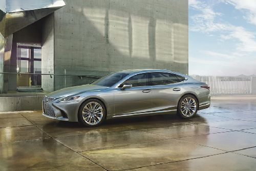 لكزس RX Hybrid (2022-2024) Side Medium View
